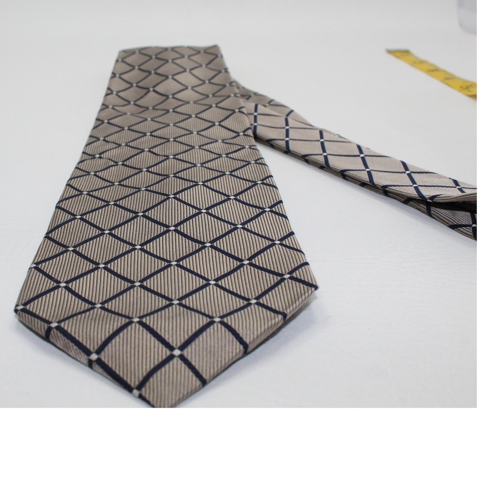 IZOD Mens Silk Necktie Taupe Navy Blue Diamond Grid Geometric Pattern 4 Inch
